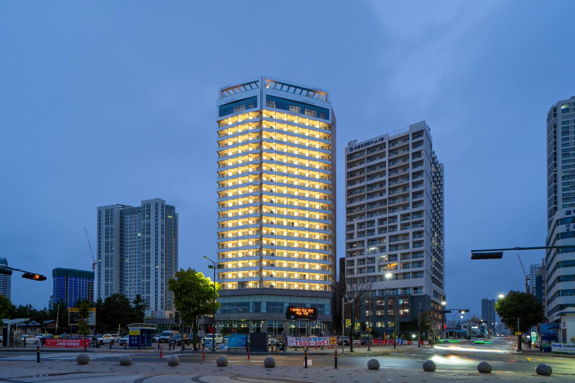 Le Collective Sokcho Beach Apartment Exterior photo